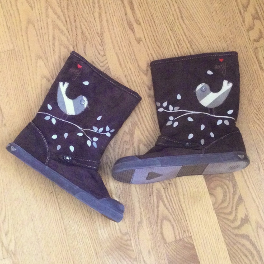 Roxy Delano soft Embroidered brown suede boot.